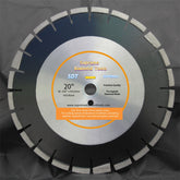 Asphalt cutting blade with radius-protected segments to prevent undercutting
